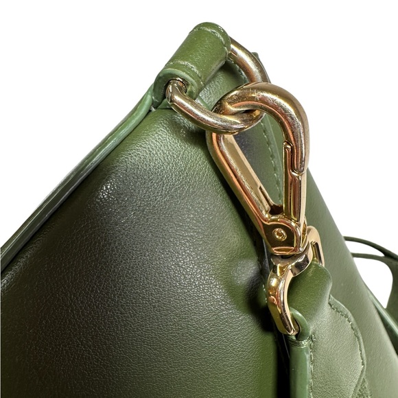 Lululemon Leather Alternative Saddle Crossbody Bag 2L Barracks Green/Gold - Picture 9 of 12